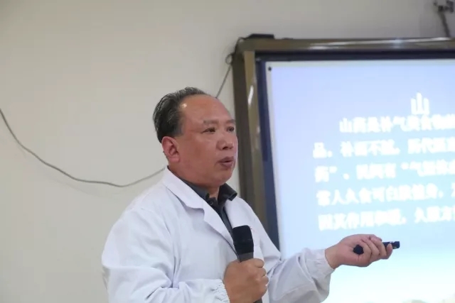 當(dāng)李良濟(jì)走進(jìn)校園—共同傳承中醫(yī)藥文化未來(lái)(圖6) 當(dāng)李良濟(jì)走進(jìn)校園—共同傳承中醫(yī)藥文化未來(lái)(圖6)